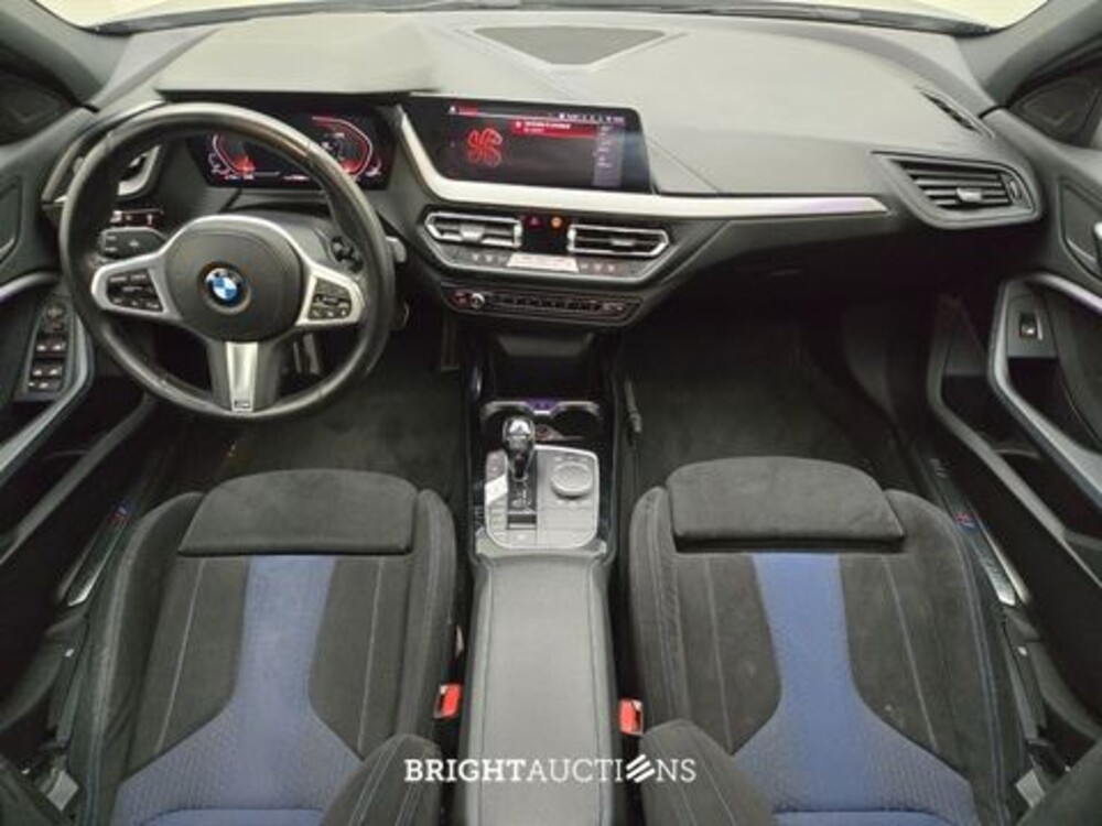 BMW 118i 1-serie Executive Edition 140pk 2020 (Origineel-NL) 1-Serie, J-897-BH