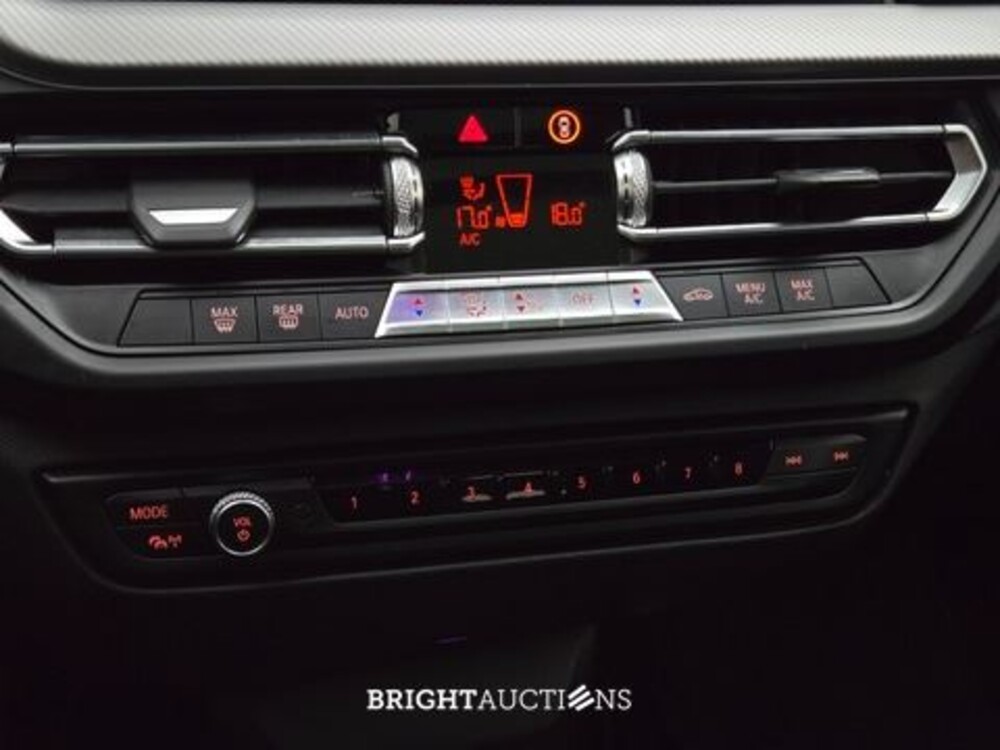 BMW 118i 1-serie Executive Edition 140pk 2020 (Origineel-NL) 1-Serie, J-897-BH