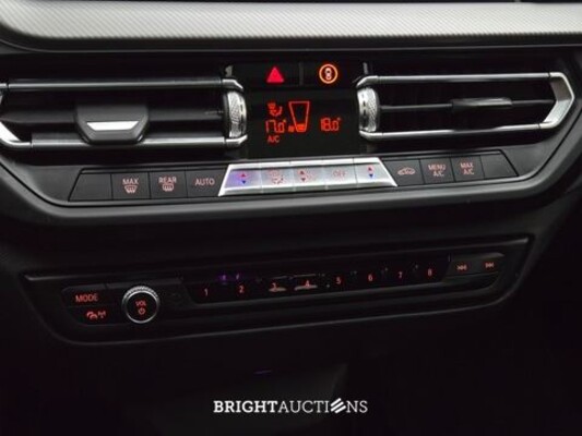 BMW 118i 1-serie Executive Edition 140pk 2020 (Origineel-NL) 1-Serie, J-897-BH
