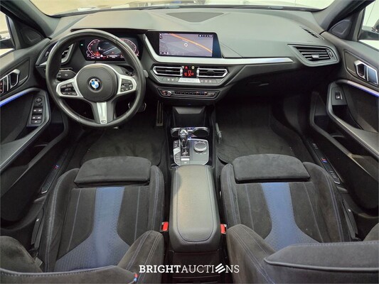 BMW 118i 1-serie Executive Edition 140pk 2020 (Origineel-NL) 1-Serie, J-897-BH