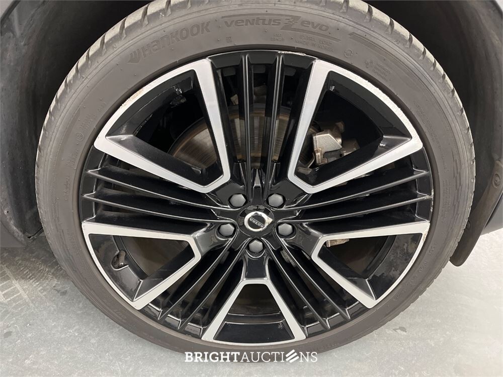 Volvo XC40 T5 Plug-in Hybrid Ultimate Dark 1.5 276pk 2023 (Origineel-NL), S-349-LF