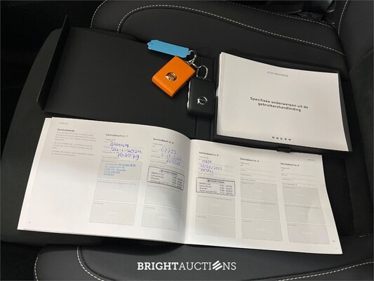 Volvo XC40 T5 Plug-in Hybrid Ultimate Dark 1.5 276pk 2023 (Origineel-NL), S-349-LF