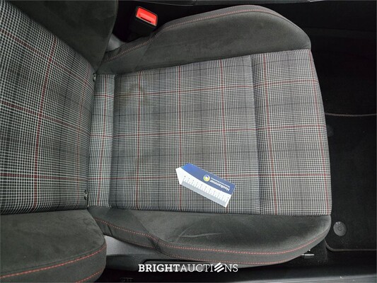 Volkswagen Golf GTI 2.0 TSI 266pk 2024, HLH-59-X