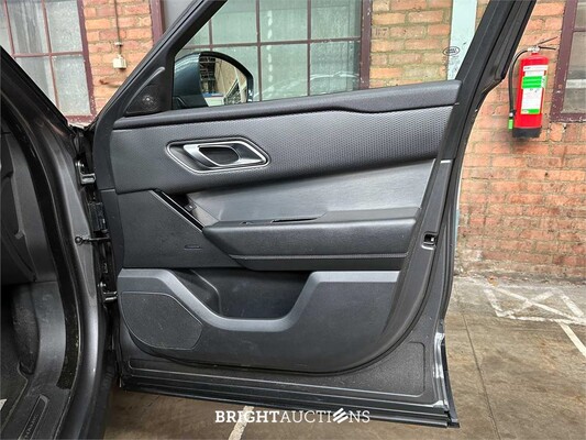 Land Rover Range Rover Velar 2.0 I4 AWD SE 179 pk 2018, T-940-TJ