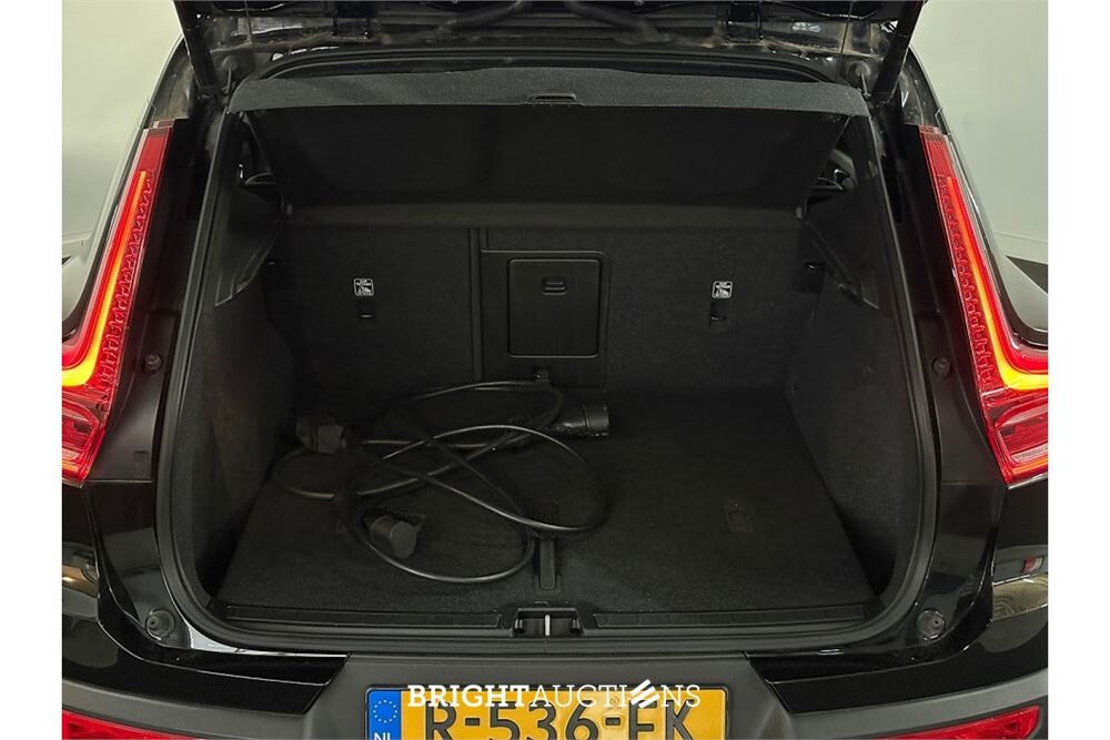 Volvo XC40 Recharge Plus 2022 (Origineel-NL), R-536-FK