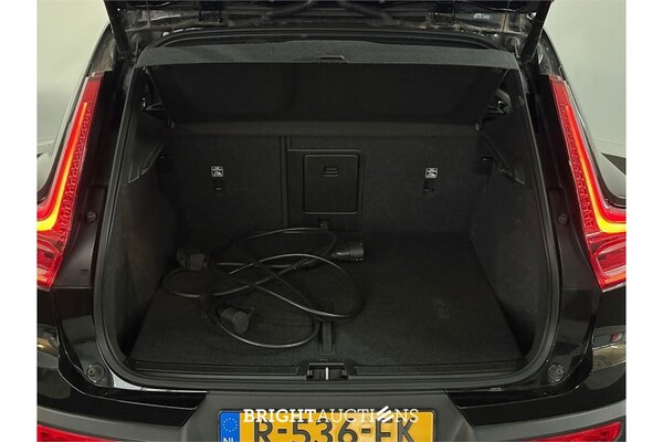 Volvo XC40 Recharge Plus 2022 (Origineel-NL), R-536-FK