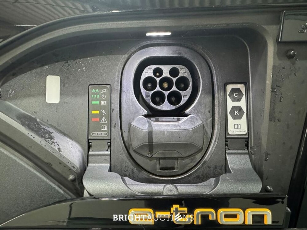 Audi e-tron Sportback 55 edition Quattro 95 kWh 408pk 2022 (Origineel-NL), P-951-GF