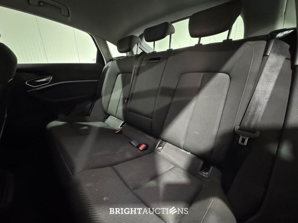 Audi e-tron Sportback 55 edition Quattro 95 kWh 408pk 2022 (Origineel-NL), P-951-GF