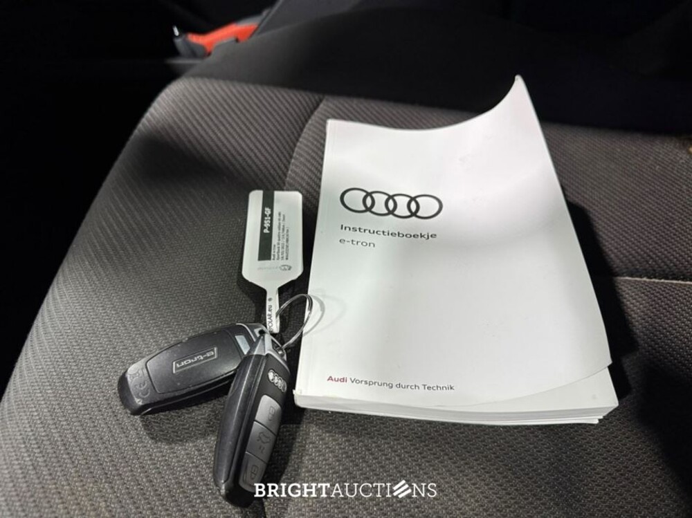 Audi e-tron Sportback 55 edition Quattro 95 kWh 408pk 2022 (Origineel-NL), P-951-GF