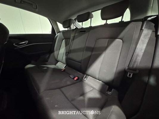 Audi e-tron Sportback 55 edition Quattro 95 kWh 408pk 2022 (Origineel-NL), P-951-GF