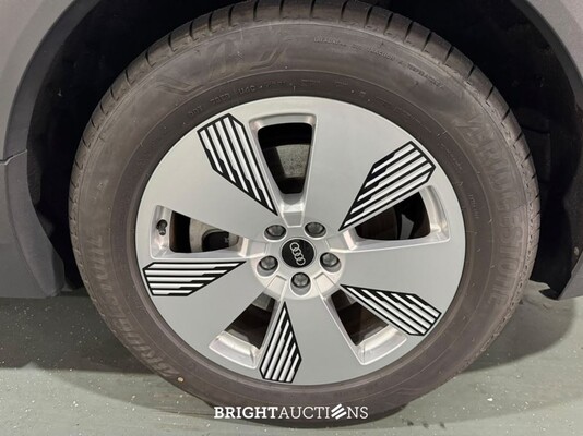 Audi e-tron Sportback 55 edition Quattro 95 kWh 408pk 2022 (Origineel-NL), P-951-GF