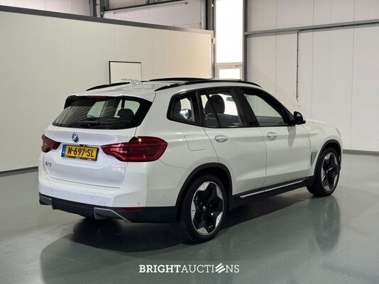 BMW iX3 High Executive 80 kWh 286pk 2021 (Origineel-NL), N-697-SL