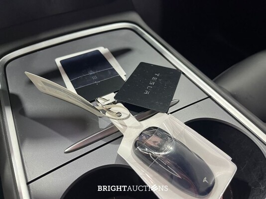 Tesla Model Y Long Range AWD 75 kWh 351pk 2023 (Origineel-NL), T-908-VN