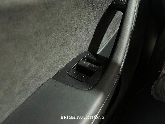 Tesla Model Y Long Range AWD 75 kWh 351pk 2023 (Origineel-NL), T-908-VN