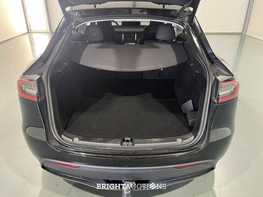 Tesla Model Y Long Range AWD 75 kWh 351pk 2023 (Origineel-NL), T-908-VN