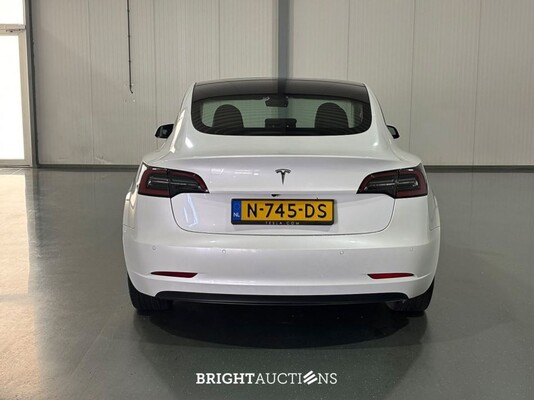 Tesla Model 3 Standard RWD Plus 60 kWh 238pk 2021 (Origineel-NL), N-745-DS