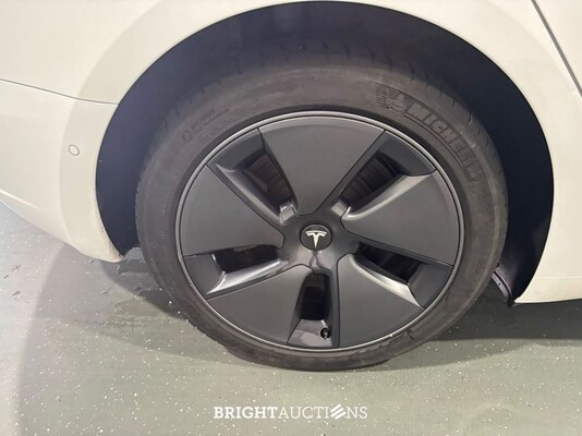 Tesla Model 3 Standard RWD Plus 60 kWh 238pk 2021 (Origineel-NL), N-745-DS