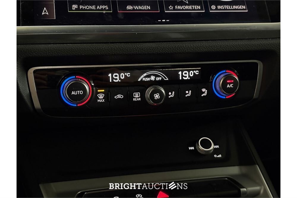 Audi Q3 35 Business Edition TFSI 149pk 2021 (Origineel-NL), L-582-LT