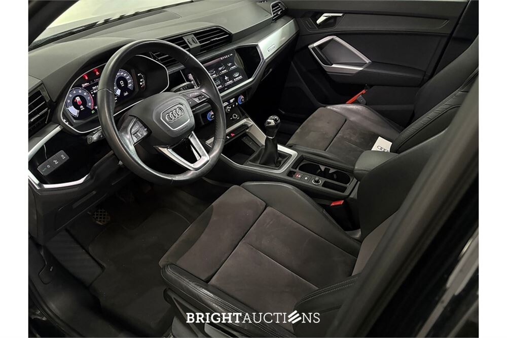 Audi Q3 35 Business Edition TFSI 149pk 2021 (Origineel-NL), L-582-LT
