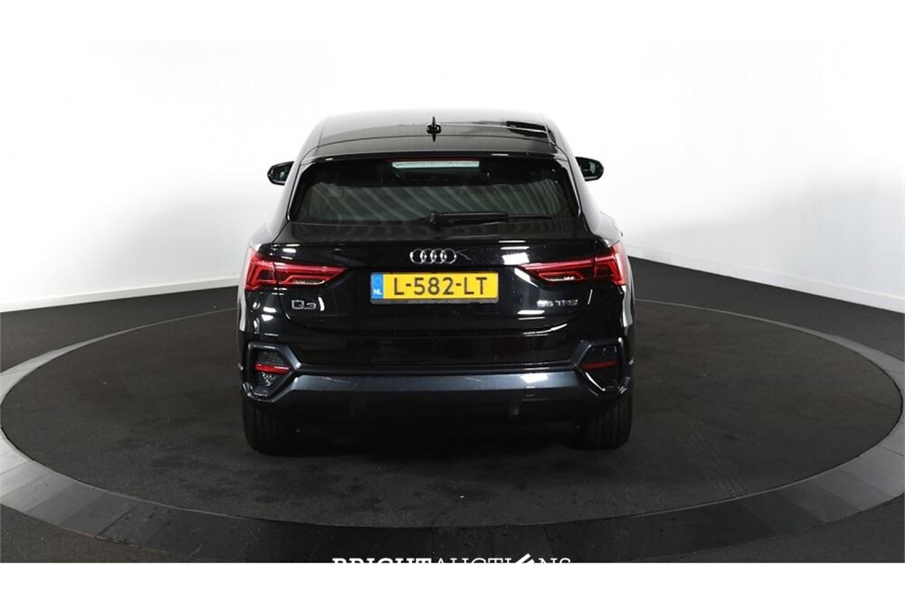 Audi Q3 35 Business Edition TFSI 149pk 2021 (Origineel-NL), L-582-LT
