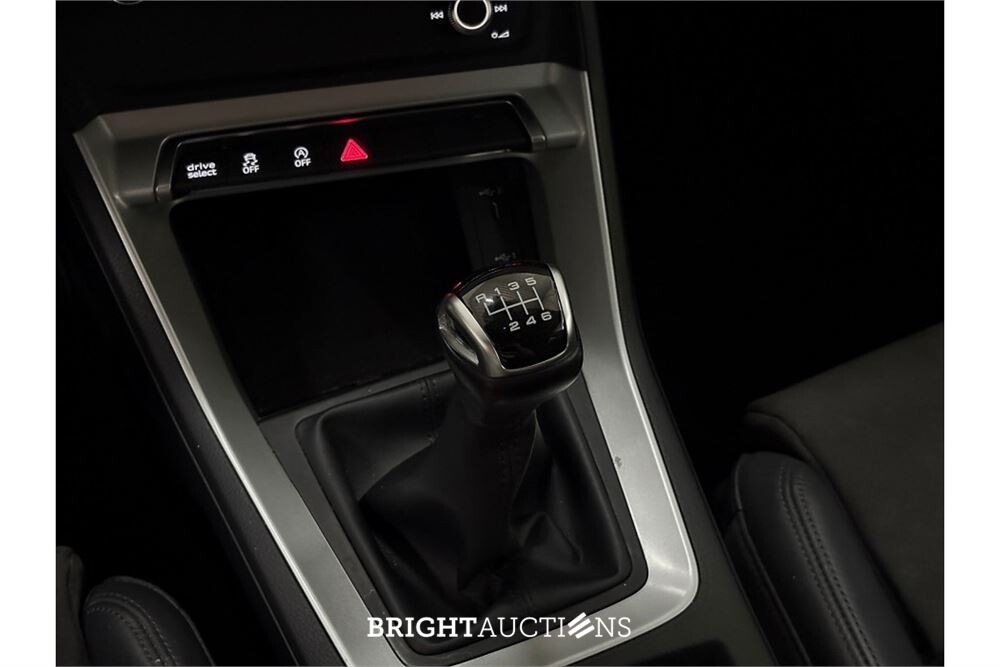 Audi Q3 35 Business Edition TFSI 149pk 2021 (Origineel-NL), L-582-LT