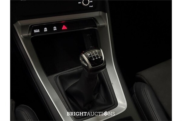 Audi Q3 35 Business Edition TFSI 149pk 2021 (Origineel-NL), L-582-LT
