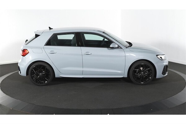 Audi A1 Sportback 35 S edition 1.5 TFSI 149pk 2022 (Origineel-NL), R-069-TL