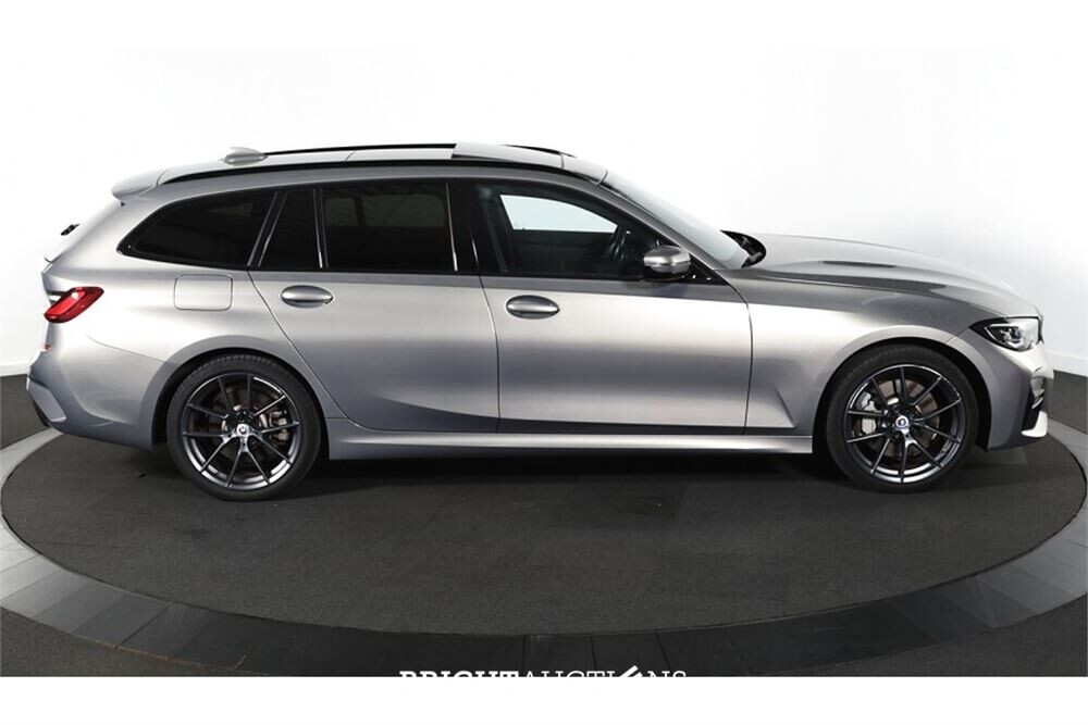 BMW 330e Touring Business Edition Plus 296pk 2022 (Origineel-NL) 3-Serie, R-481-HV