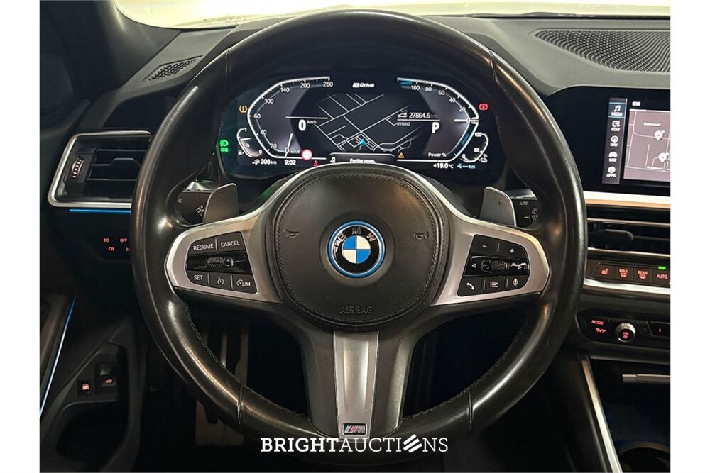 BMW 330e Touring Business Edition Plus 296pk 2022 (Origineel-NL) 3-Serie, R-481-HV