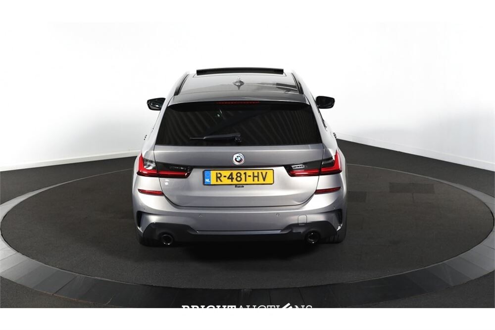 BMW 330e Touring Business Edition Plus 296pk 2022 (Origineel-NL) 3-Serie, R-481-HV