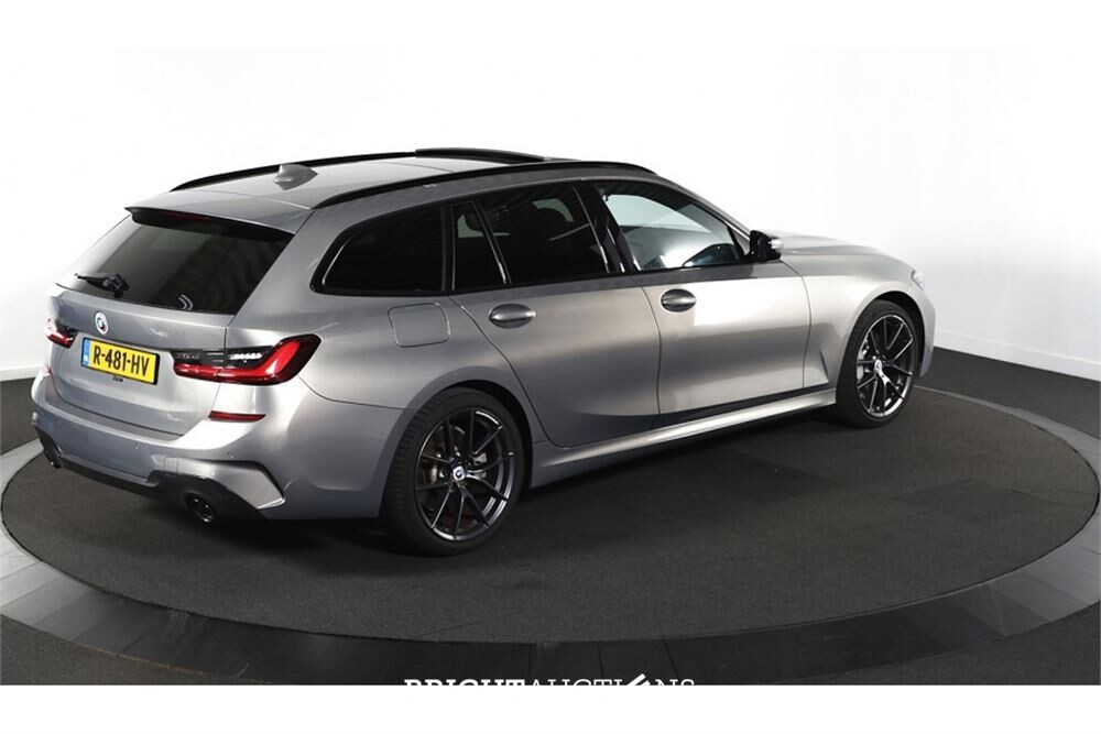BMW 330e Touring Business Edition Plus 296pk 2022 (Origineel-NL) 3-Serie, R-481-HV