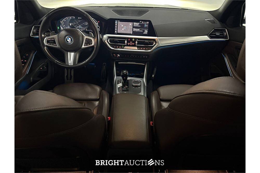 BMW 330e Touring Business Edition Plus 296pk 2022 (Origineel-NL) 3-Serie, R-481-HV