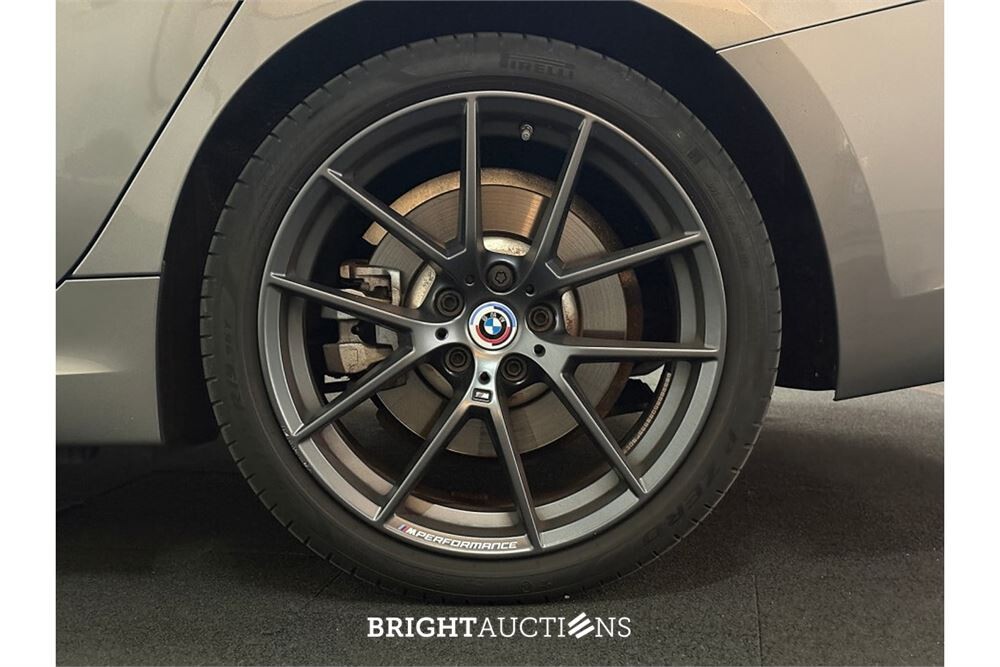BMW 330e Touring Business Edition Plus 296pk 2022 (Origineel-NL) 3-Serie, R-481-HV
