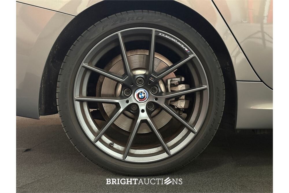 BMW 330e Touring Business Edition Plus 296pk 2022 (Origineel-NL) 3-Serie, R-481-HV