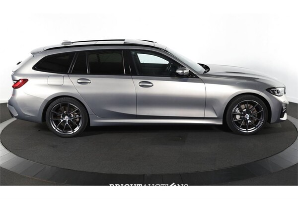 BMW 330e Touring Business Edition Plus 296pk 2022 (Origineel-NL) 3-Serie, R-481-HV