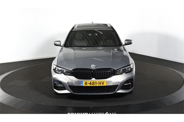 BMW 330e Touring Business Edition Plus 296pk 2022 (Origineel-NL) 3-Serie, R-481-HV