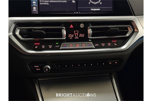 BMW 330e Touring Business Edition Plus 296pk 2022 (Origineel-NL) 3-Serie, R-481-HV