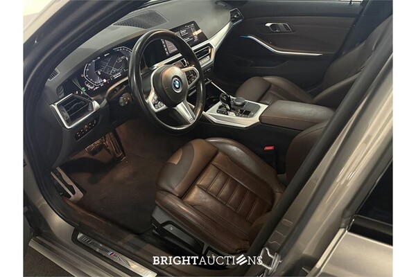 BMW 330e Touring Business Edition Plus 296pk 2022 (Origineel-NL) 3-Serie, R-481-HV