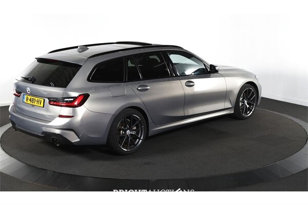 BMW 330e Touring Business Edition Plus 296pk 2022 (Origineel-NL) 3-Serie, R-481-HV