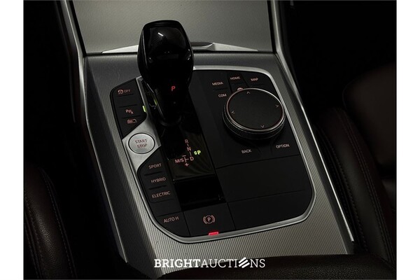 BMW 330e Touring Business Edition Plus 296pk 2022 (Origineel-NL) 3-Serie, R-481-HV