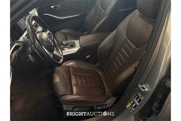 BMW 330e Touring Business Edition Plus 296pk 2022 (Origineel-NL) 3-Serie, R-481-HV