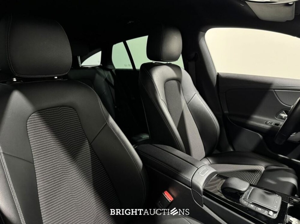 Mercedes-Benz CLA180 Shooting Brake Business Solution 136pk 2022 (Origineel-NL) CLA-Klasse, P-004-VL
