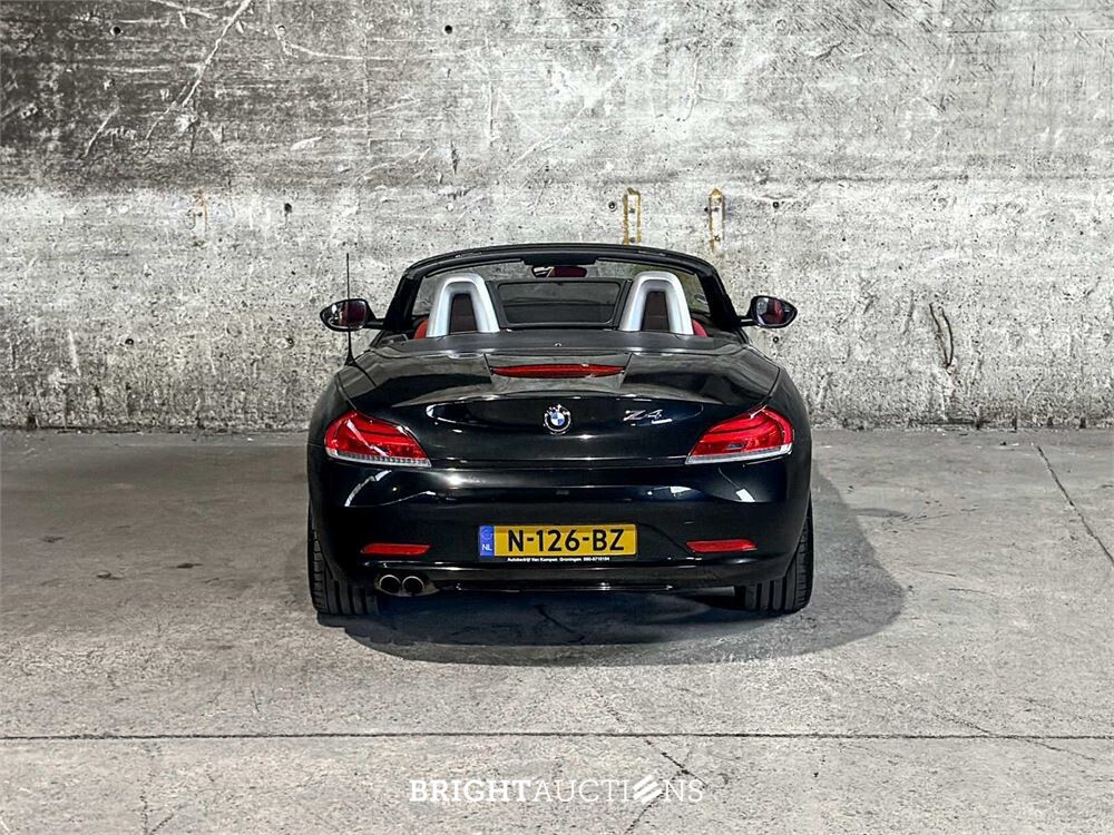 2010 BMW Z4 Roadster sDrive23i Executive Hardtop, 204pk, N-126-BZ – Schaltgetriebe –