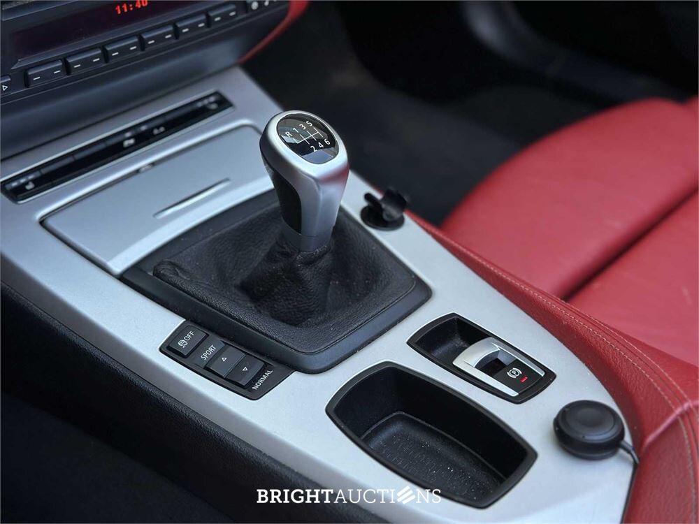 2010 BMW Z4 Roadster sDrive23i Executive Hardtop, 204pk, N-126-BZ – Schaltgetriebe –