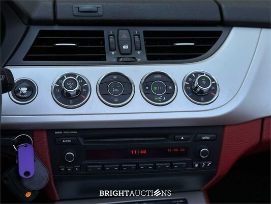 2010 BMW Z4 Roadster sDrive23i Executive Hardtop, 204pk, N-126-BZ – Schaltgetriebe –