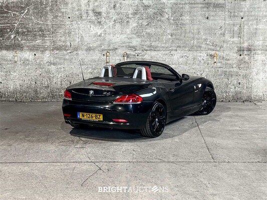 2010 BMW Z4 Roadster sDrive23i Executive Hardtop, 204pk, N-126-BZ – Schaltgetriebe –