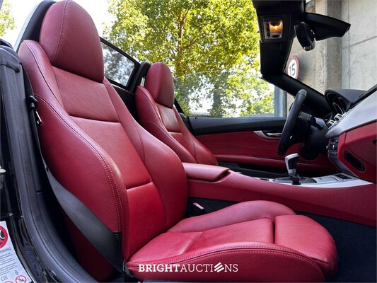 2010 BMW Z4 Roadster sDrive23i Executive Hardtop, 204pk, N-126-BZ – Schaltgetriebe –