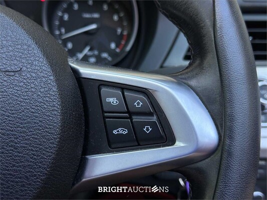2010 BMW Z4 Roadster sDrive23i Executive Hardtop, 204pk, N-126-BZ – Schaltgetriebe –