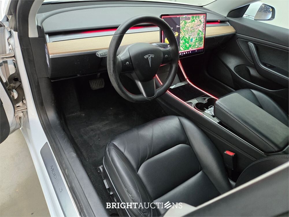 Tesla Model 3 Standard RWD Plus 60 kWh 238pk 2019 (Origineel-NL), G-240-RB