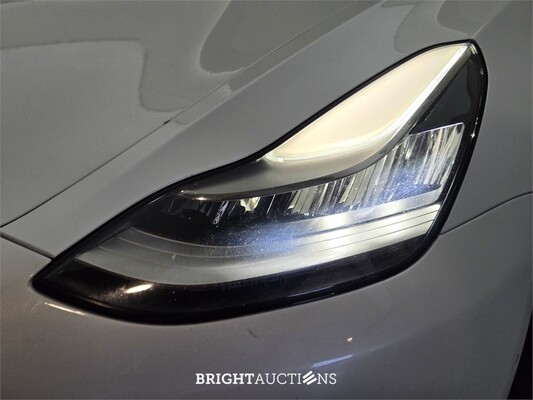 Tesla Model 3 Standard RWD Plus 60 kWh 238pk 2019 (Origineel-NL), G-240-RB